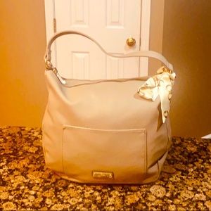 Gorgeous Hobo bag by London Fog w detailed scarf🎁